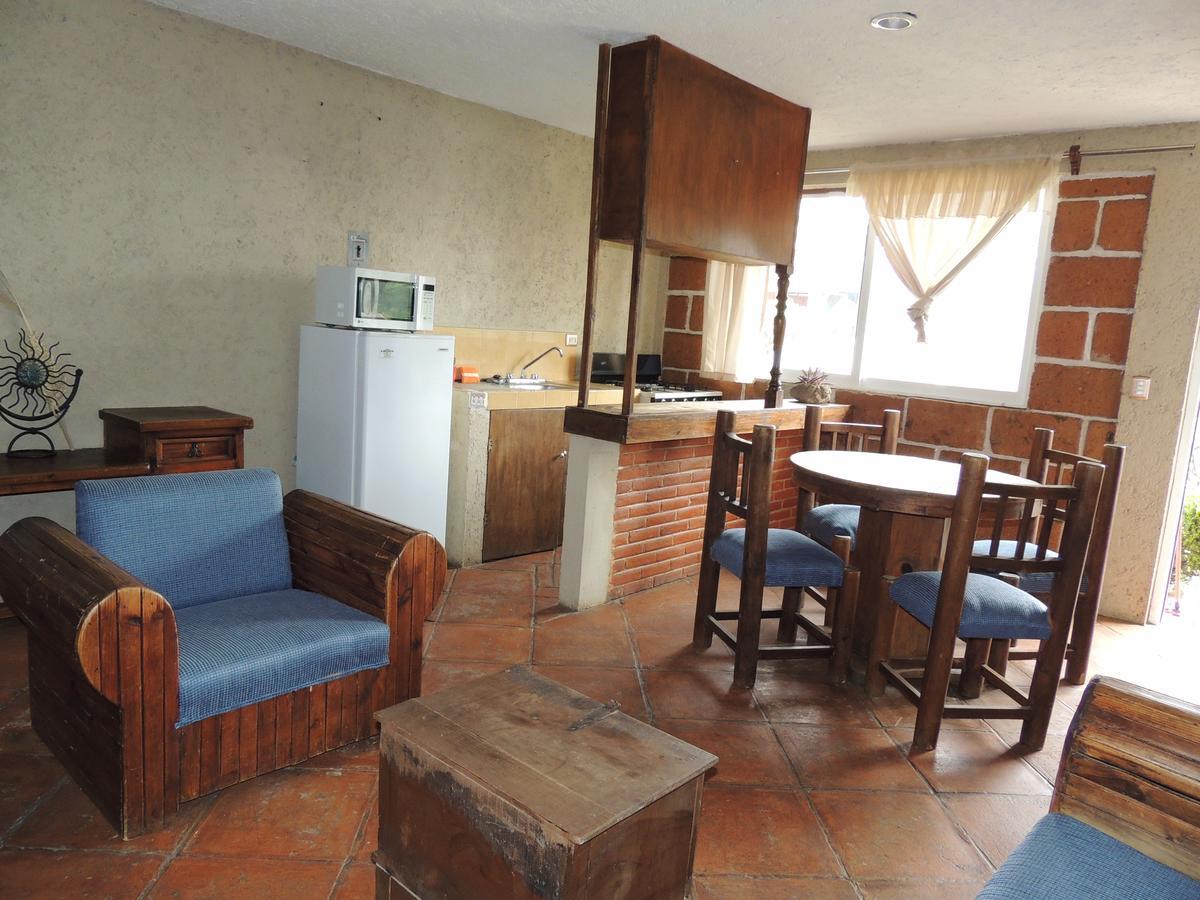 Hotel Las Fumarolas De Don Goyo โชลูลา ภายนอก รูปภาพ
