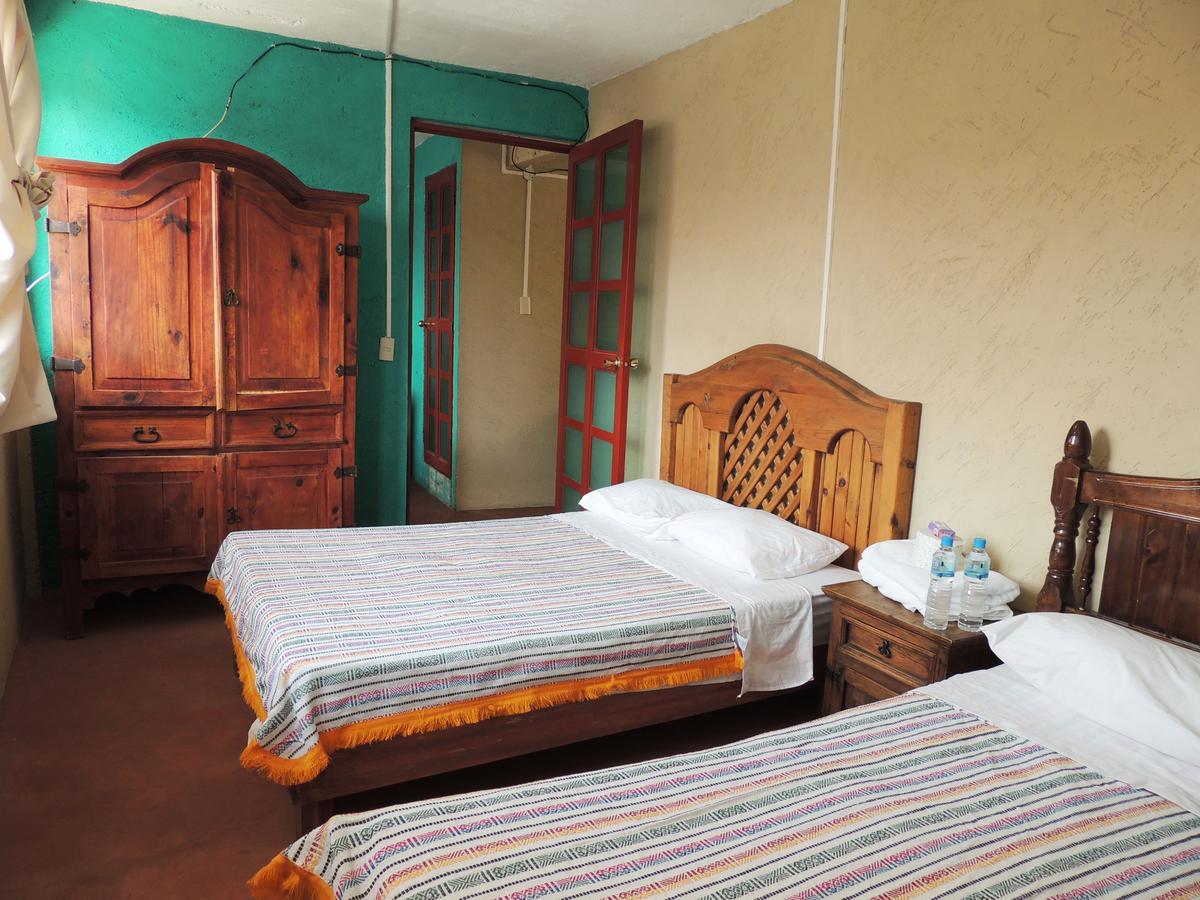 Hotel Las Fumarolas De Don Goyo โชลูลา ภายนอก รูปภาพ