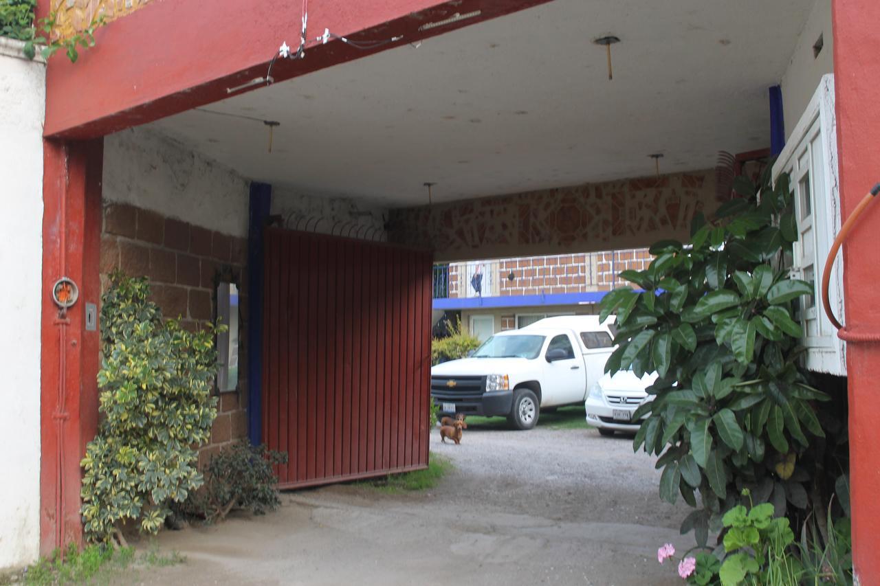 Hotel Las Fumarolas De Don Goyo โชลูลา ภายนอก รูปภาพ
