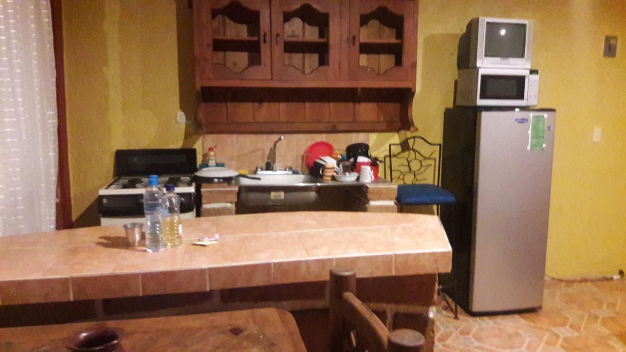 Hotel Las Fumarolas De Don Goyo โชลูลา ภายนอก รูปภาพ