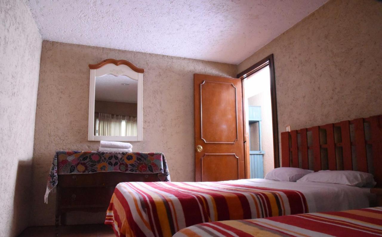 Hotel Las Fumarolas De Don Goyo โชลูลา ภายนอก รูปภาพ