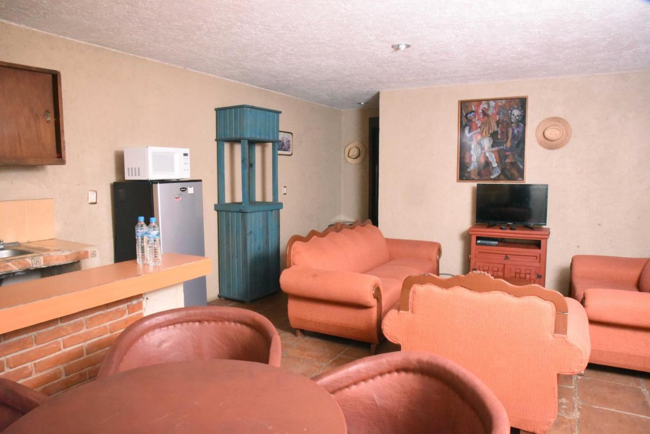 Hotel Las Fumarolas De Don Goyo โชลูลา ภายนอก รูปภาพ