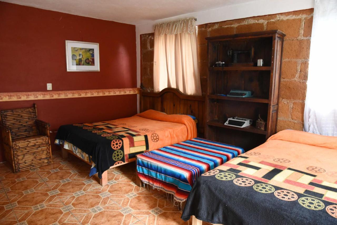 Hotel Las Fumarolas De Don Goyo โชลูลา ภายนอก รูปภาพ